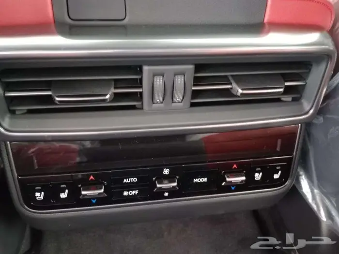 وارد اليحيى لكزس LX600 سبورت رادار جلد أحمر 2025 أبيض 17