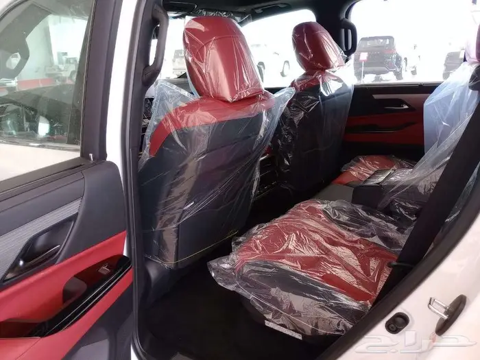 وارد اليحيى لكزس LX600 سبورت رادار جلد أحمر 2025 أبيض 18