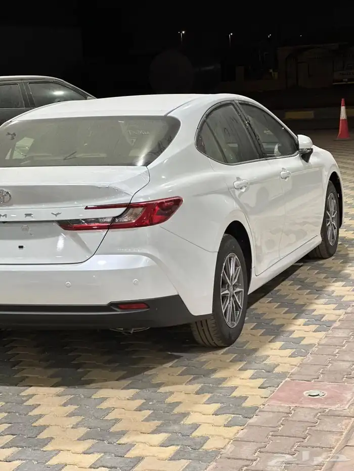 تويوتا كامري E بنزين 2025 بقسط 1610 فقط 3