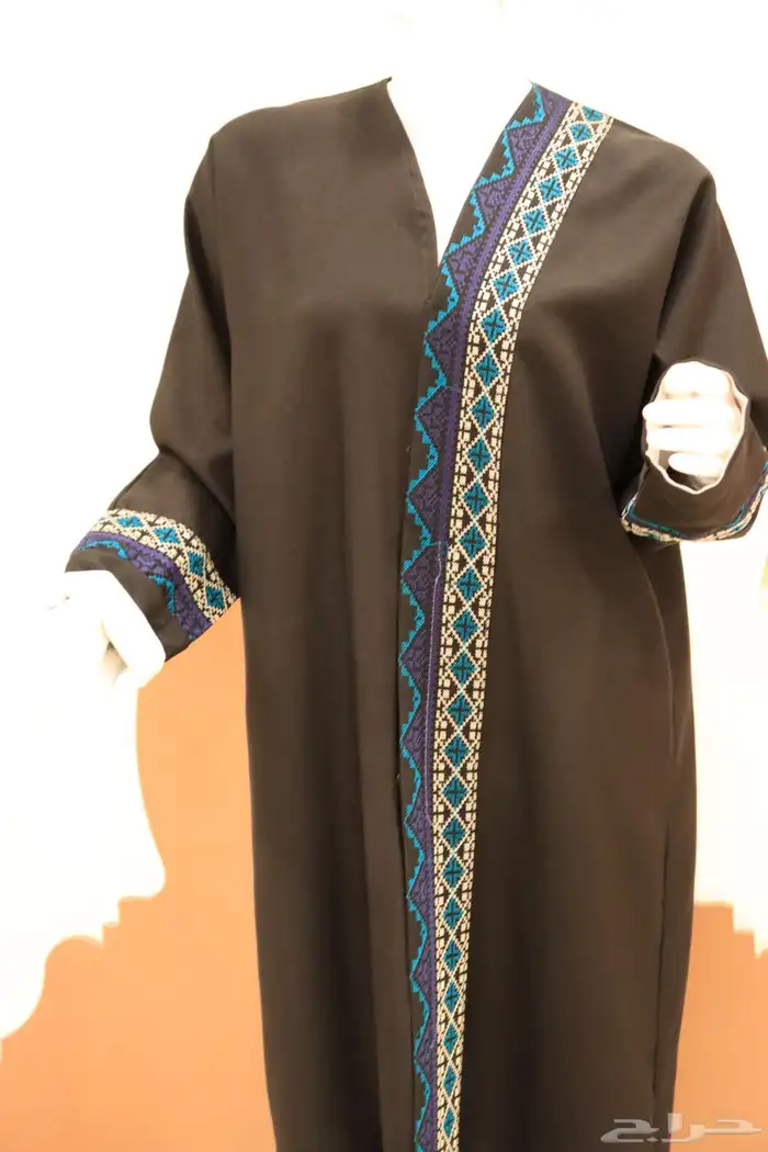 عباية كتف سودة بشريط تطريز 0