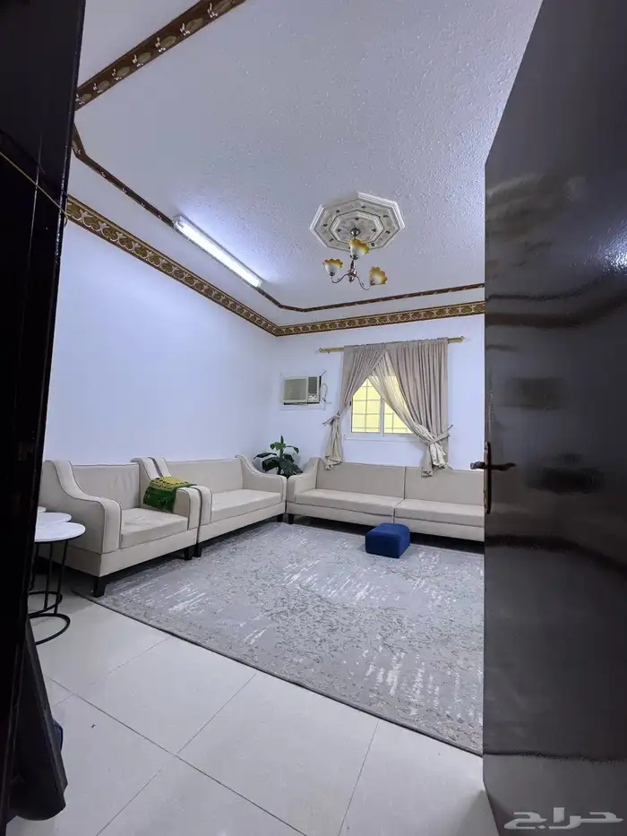 للبيع فيلا سكنية دور و 3 شقق حي الرمال 23