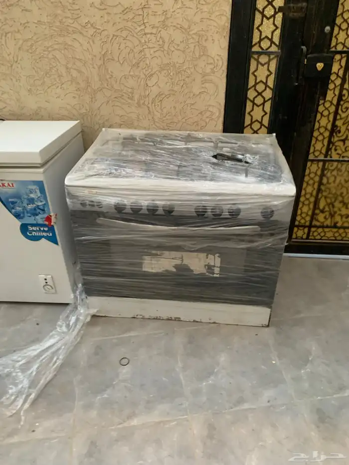 طقم سريري وكمدينه ودولاب وفرن و فريزل 6