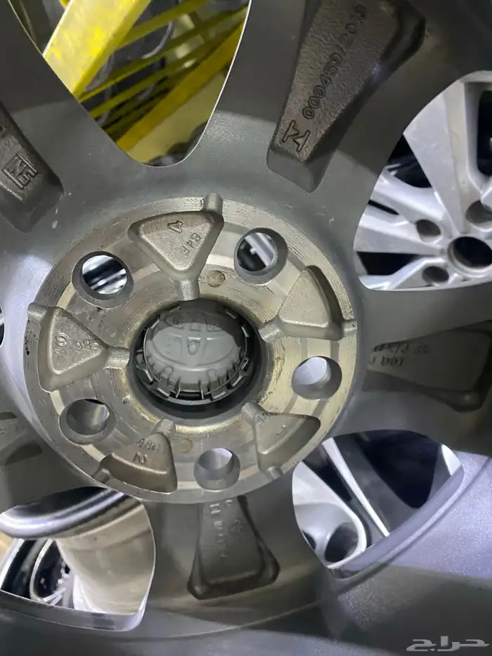 جنوط تويوتا رافور موديل 2020 مقاس 17 اصلي وكاله 8