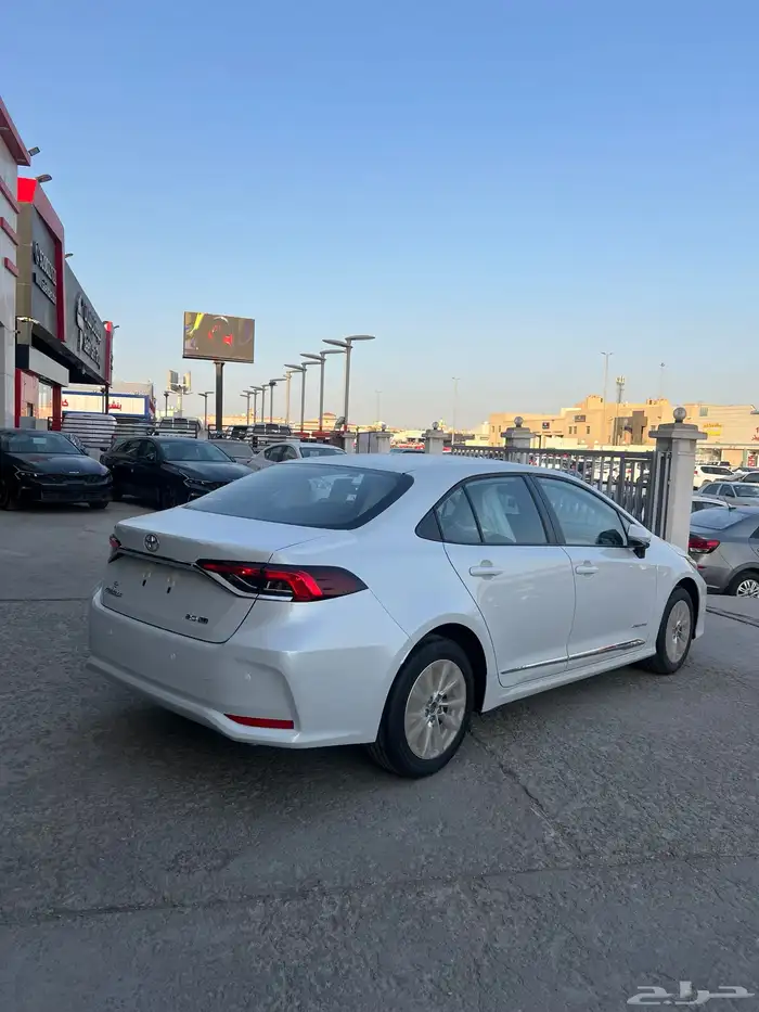 تايوتا كورولا نص فل 2025 محرك 2.0 ب ( عند الاتصال) 4