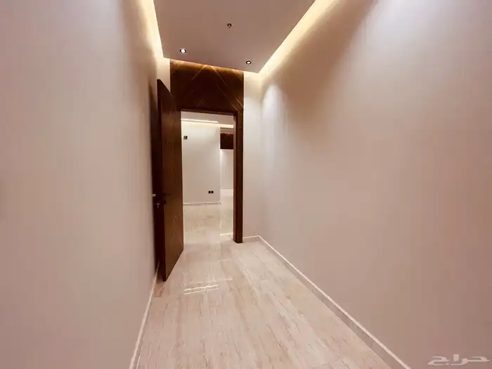 شقه للبيع مع حوش حي لبن 8