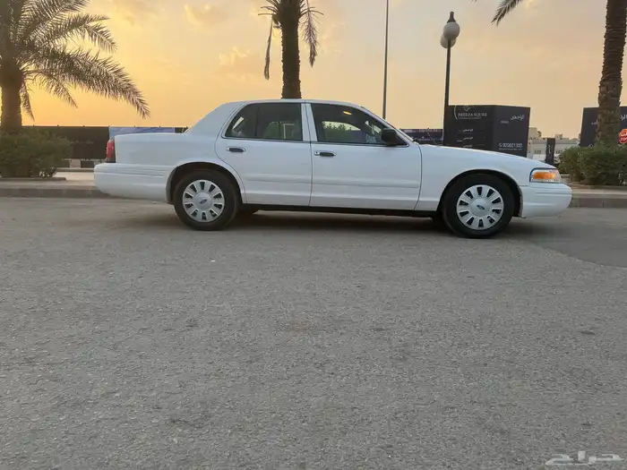 فورد كراون فكتوريا مخزن 13