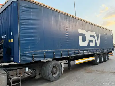 Curtain semi trailer 0