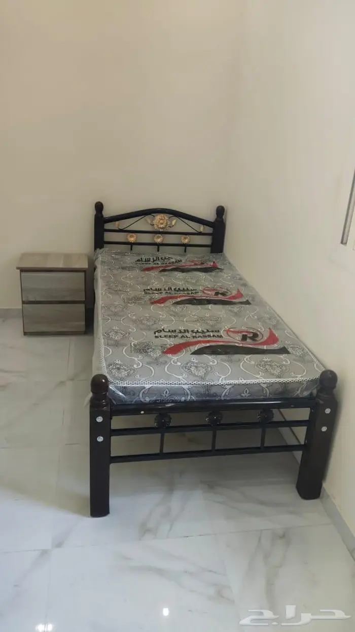 دواليب حديد و الخشب كامل و أسرة حديد و الخشب كامل 0