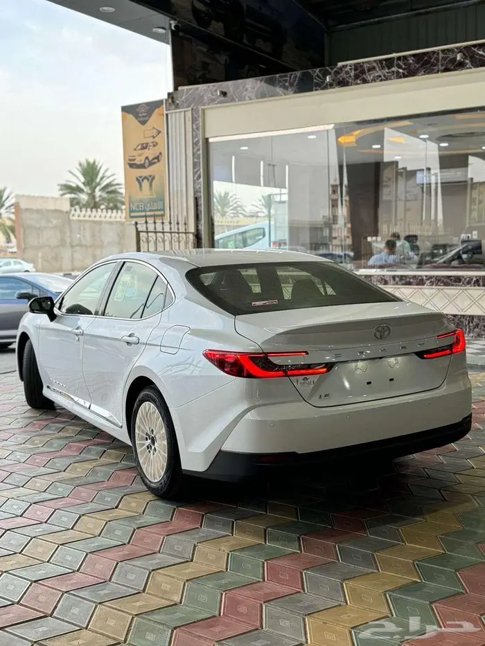 تويوتا كامري LE بنزين سعودي فتحة 1