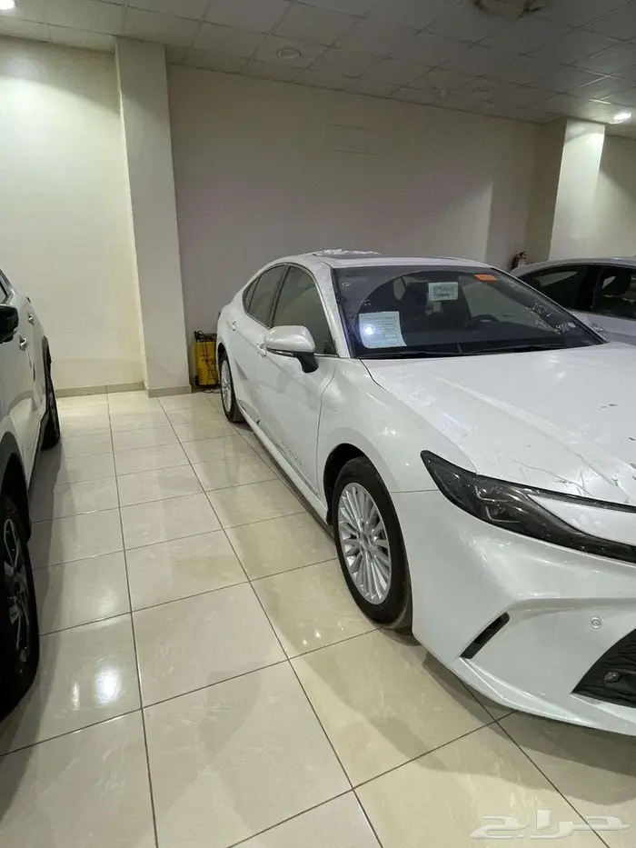 عرض خاص تويوتا كامري ال اي بنزين 2025 0