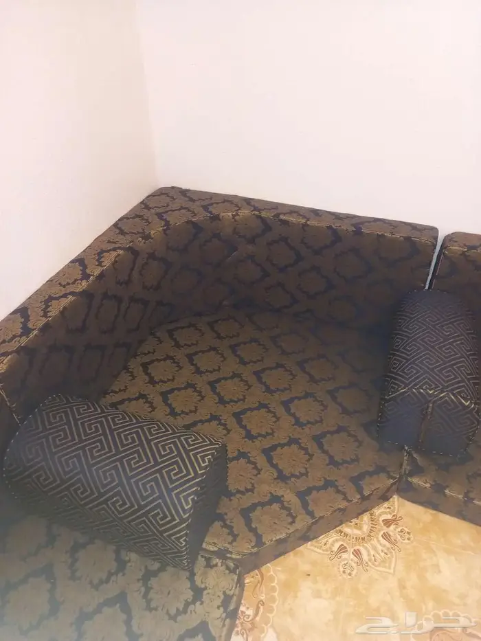 جلسة ارضية نظيفة خالية من العيوب 2