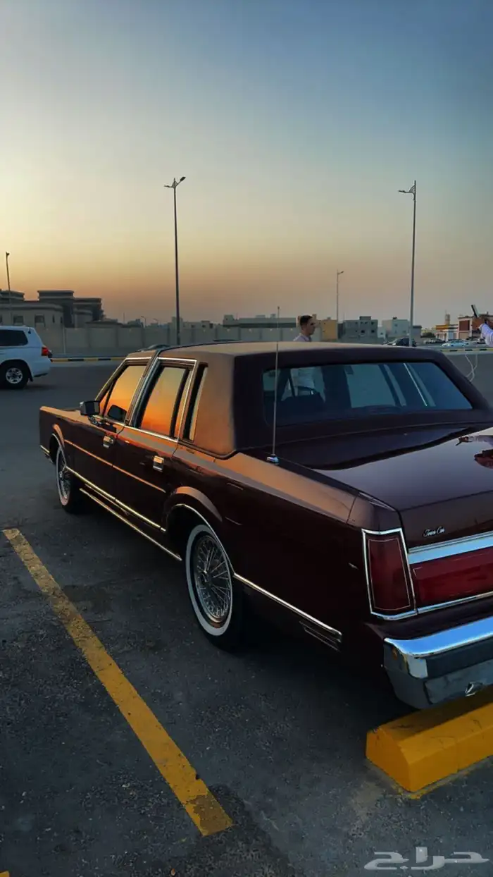 لينكون تاون كار 1986 10