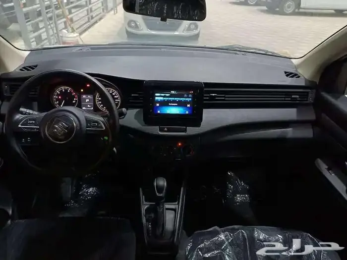 سياره سوزوكي ارتيجا 2025 4