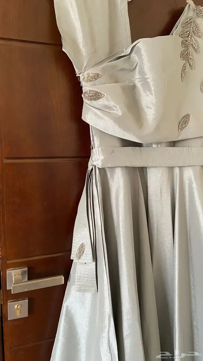 فستان مع حزامه 2