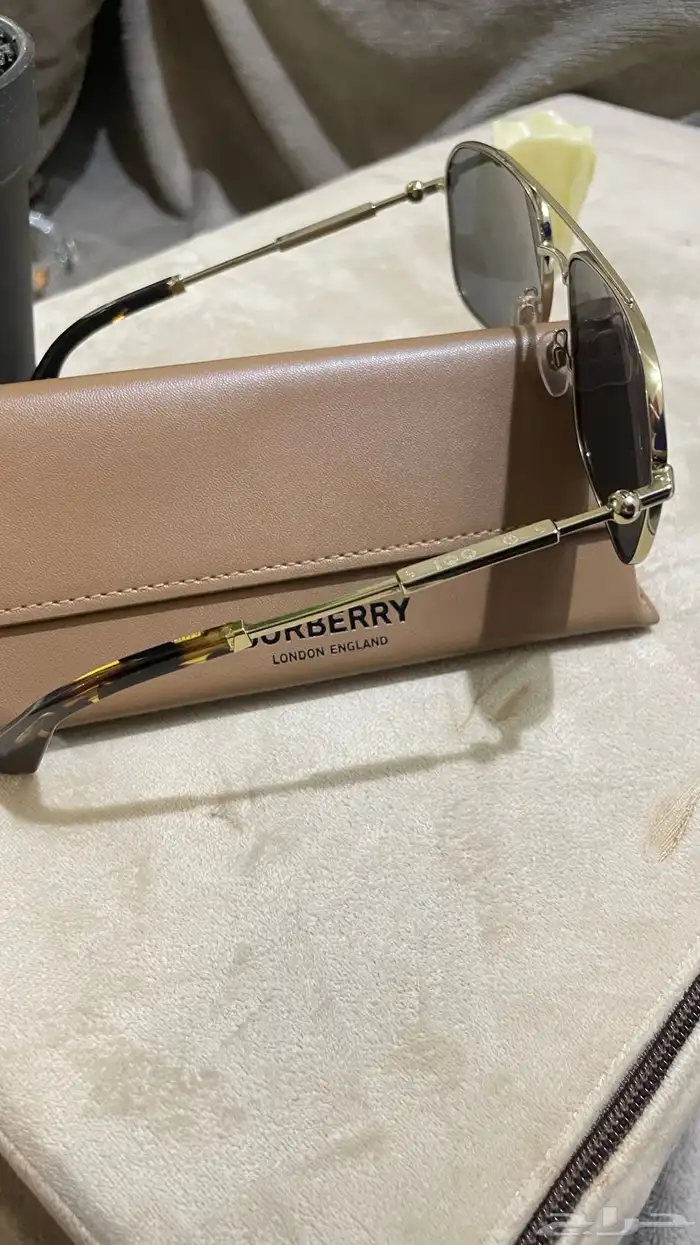 نظارات BURBERRY LONDON ثقيلة وفخمة 0