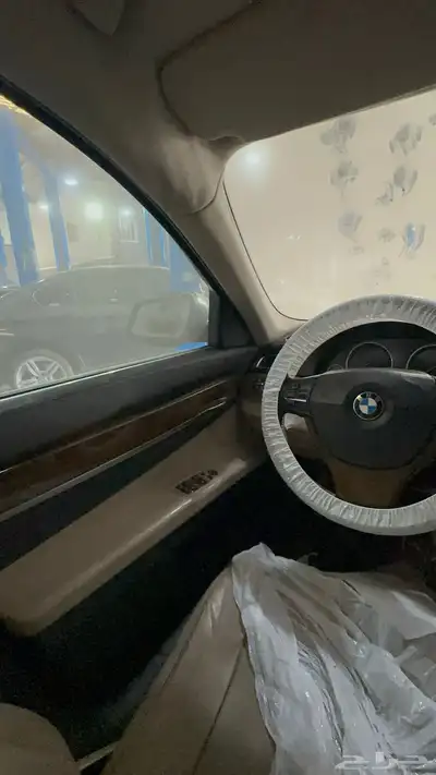 بي ام 730 تشليح لوحات دبي 8