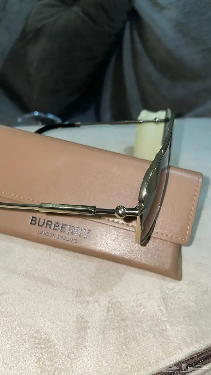 نظارات BURBERRY LONDON ثقيلة وفخمة 10