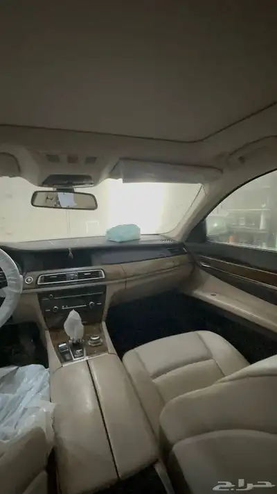 بي ام 730 تشليح لوحات دبي 9