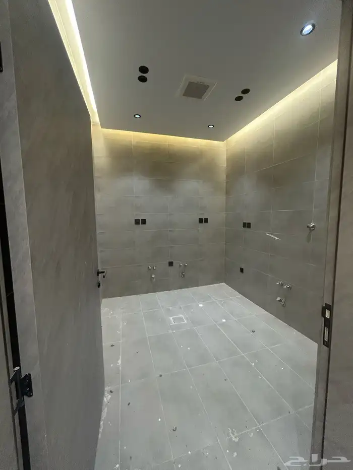 شقق وروفات جديده للبيع بحي السلامه تقبل البنوووك 9