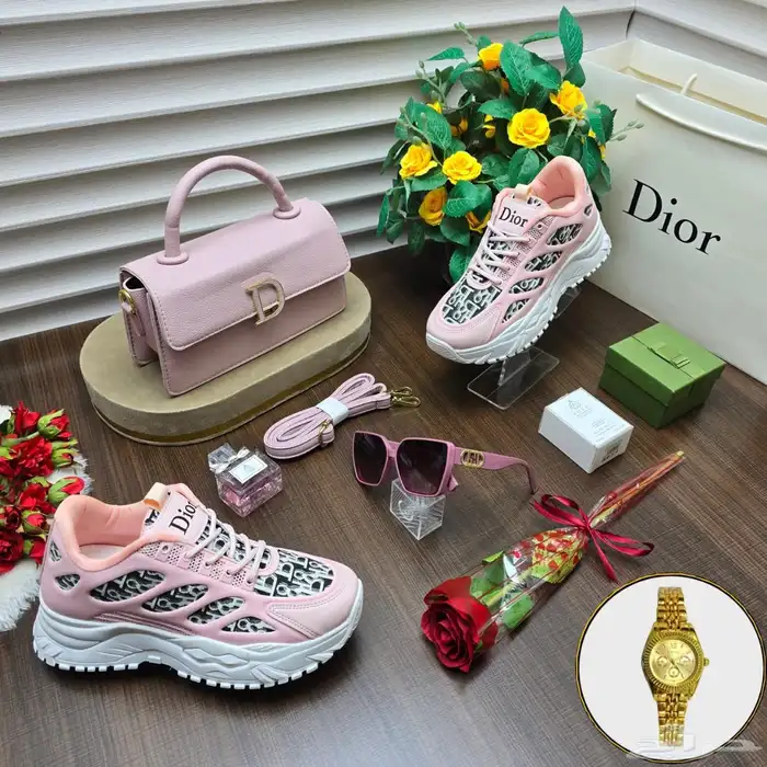 عرض طقم شنطة وشوز ماركة ديور 2