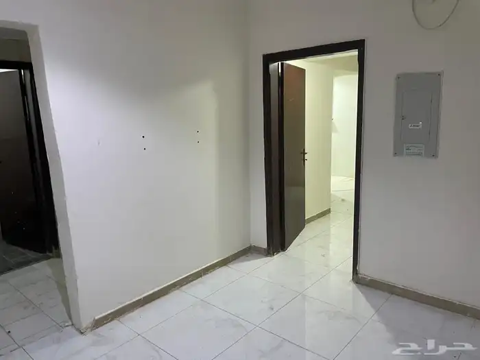 للإيجار شقة عوائل بحي الروضة 2