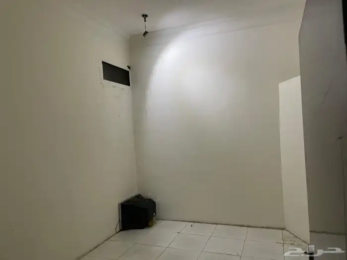 للإيجار شقة عوائل بحي الروضة 1