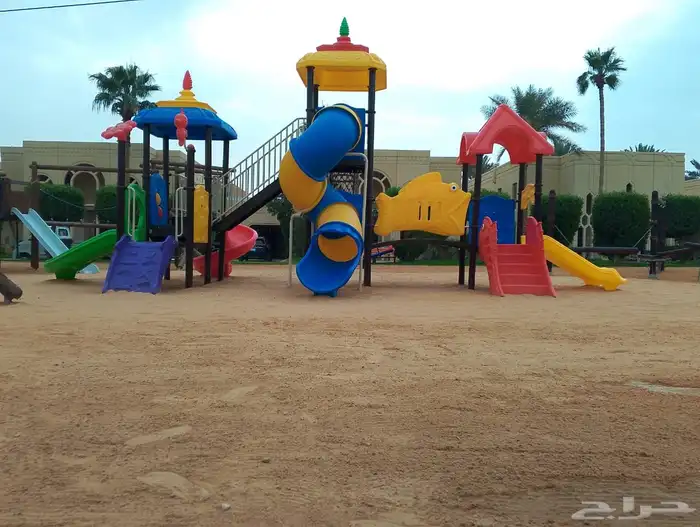 ألعاب حدائق ومراجيح واعمدة اناره وسلات نفايات وكراسي خشبيه 2