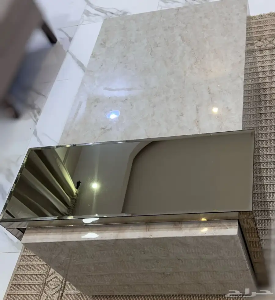 طاولة قهوه ومدخل استقبال 1