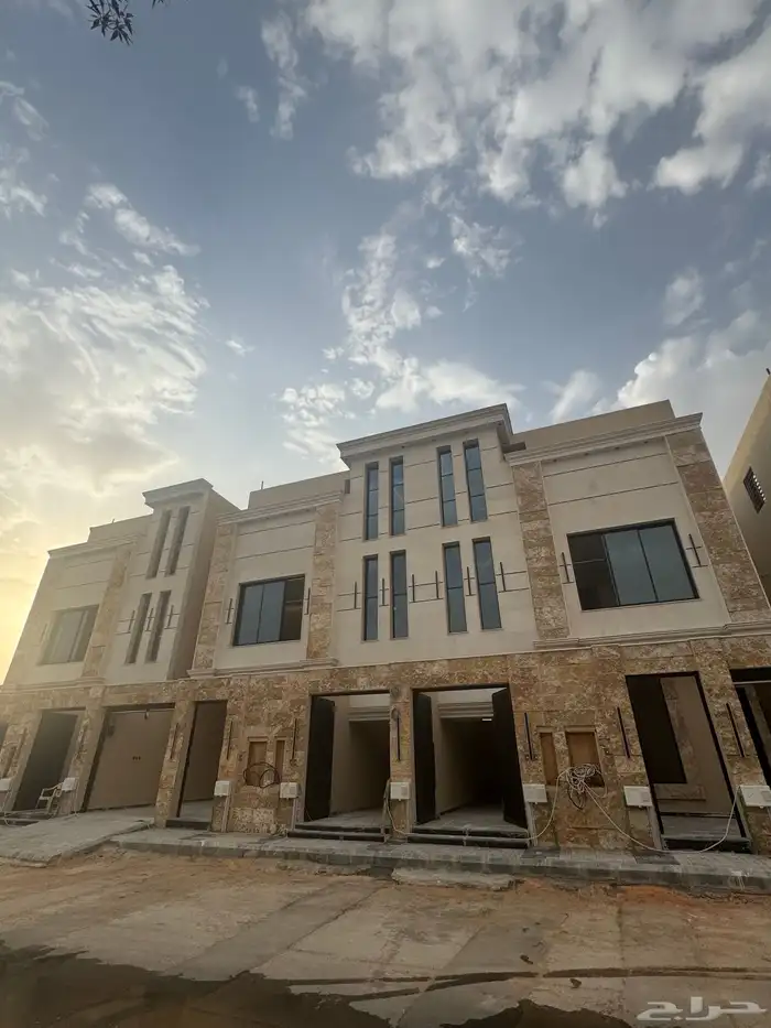 للبيع تاون هاوس وادور وفلل حي الفيحاء 2