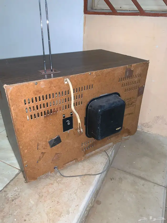 تحف فنية من الماضي تلفزيونات ( توشيبا  JVC  جنرال). 1