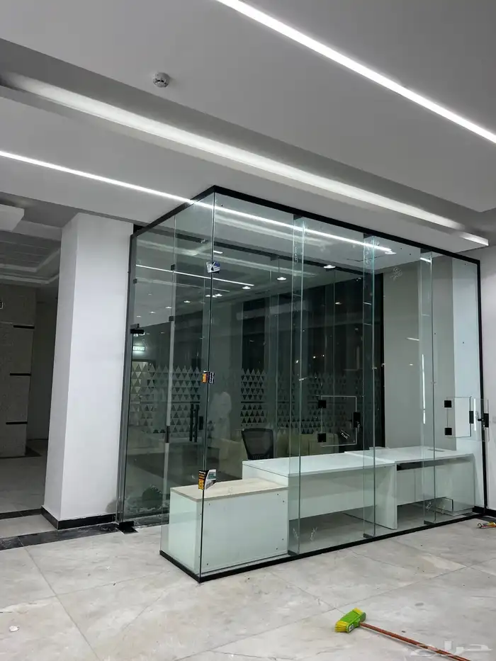 زجاج سكريت و استركشر 14
