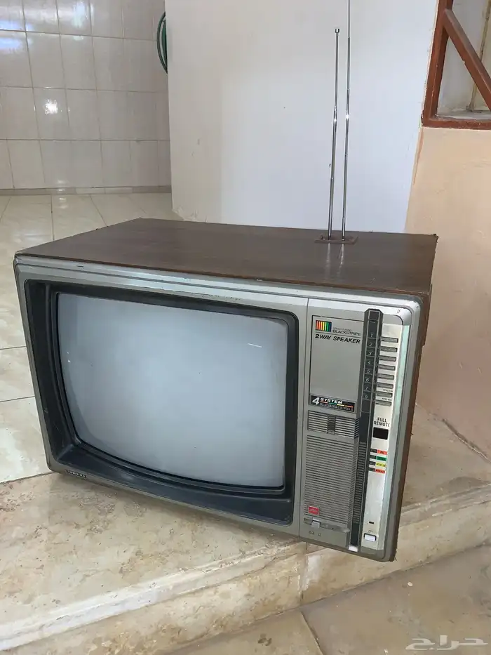 تحف فنية من الماضي تلفزيونات ( توشيبا  JVC  جنرال). 0