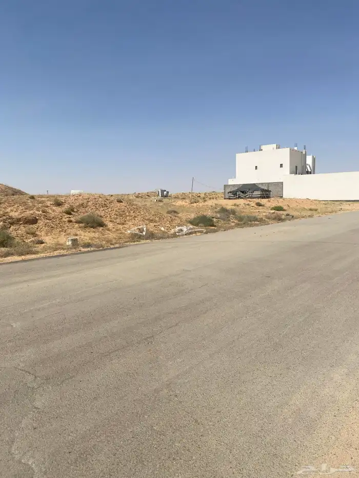 ارضين بمخطط حطين جنوب الشقة ببريدة 3