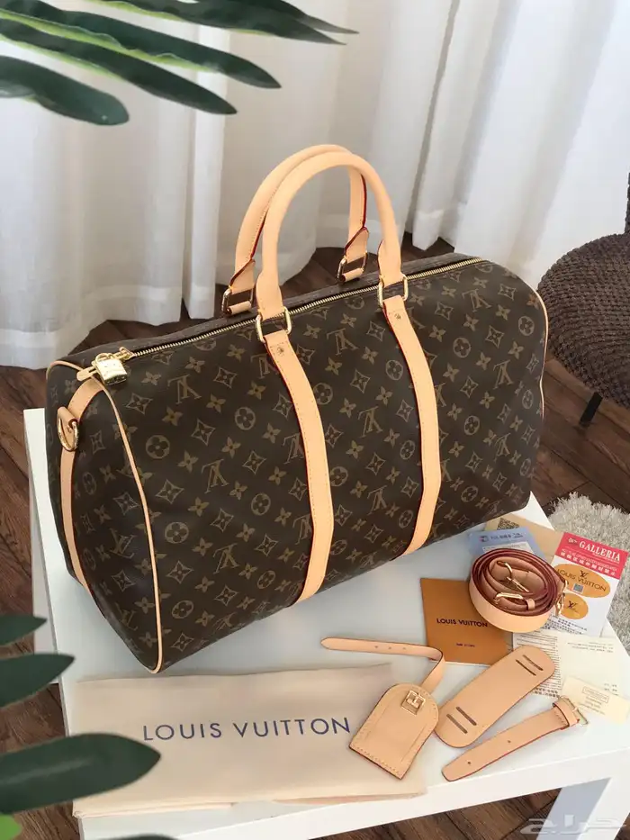 شنط للنادي والسفر الخفبف درجه اولى 26