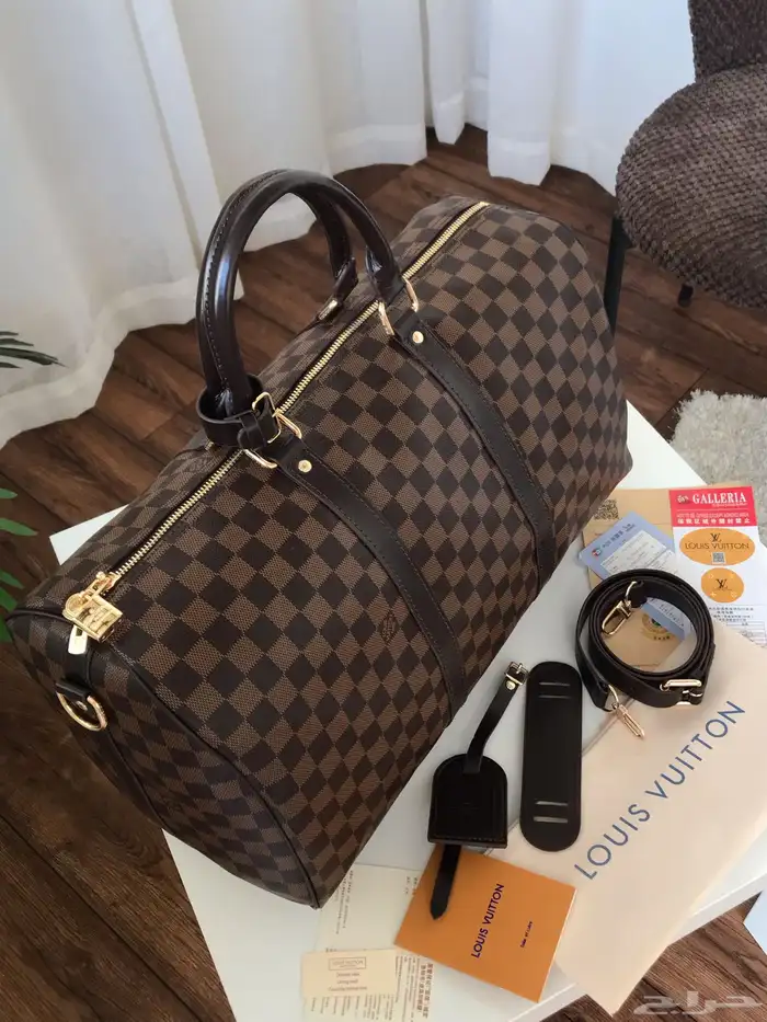 شنط للنادي والسفر الخفبف درجه اولى 20