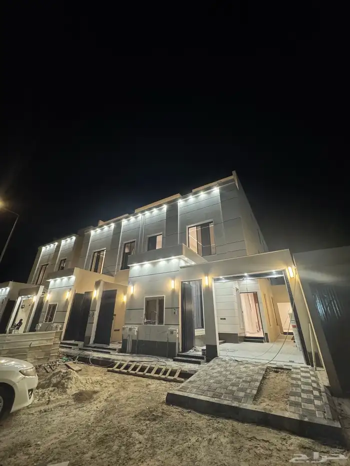 للبيع تاون هاوس وادور وفلل حي الفيحاء 3