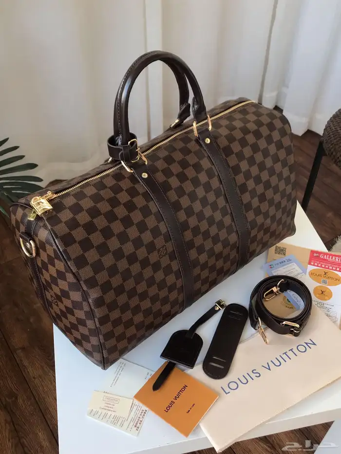 شنط للنادي والسفر الخفبف درجه اولى 13