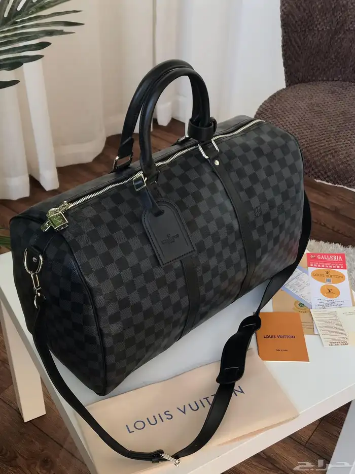 شنط للنادي والسفر الخفبف درجه اولى 12