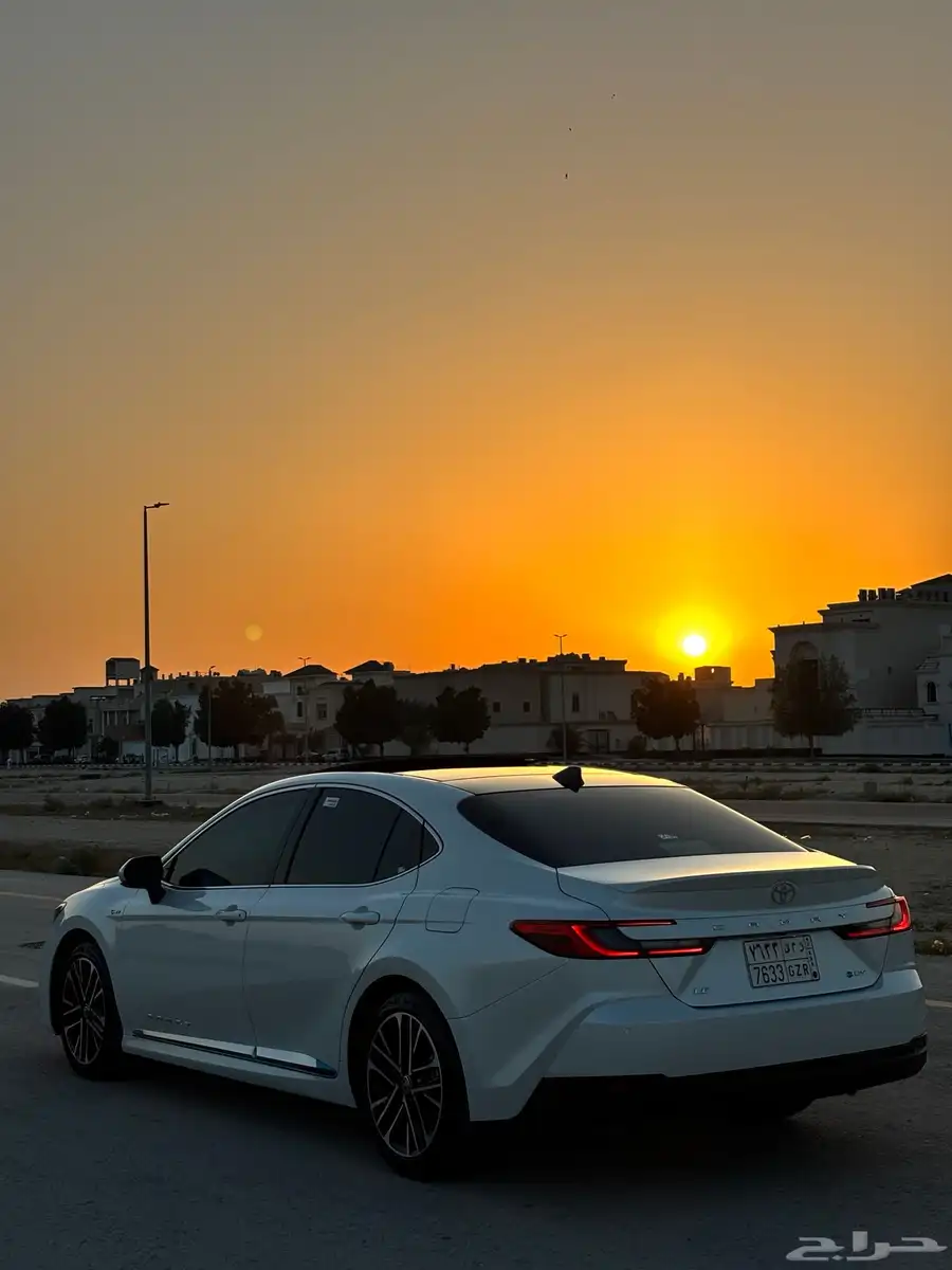 كامري 2025 le هايبرد 5