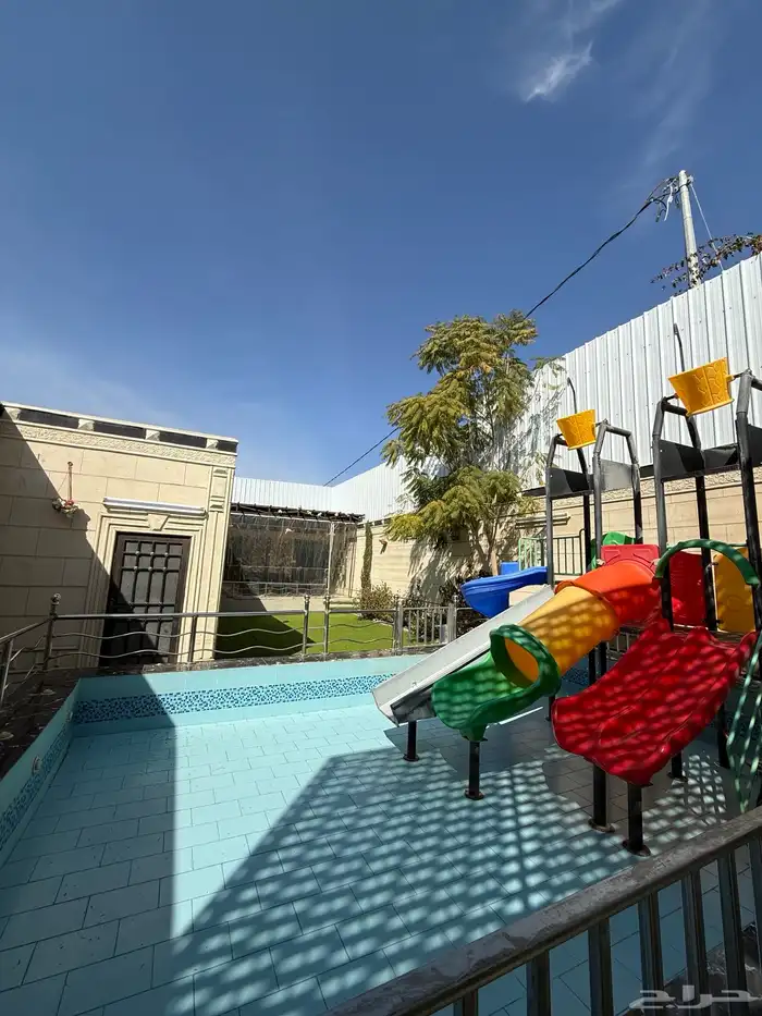 استراحة قسمين بمسبحين كبار وصغار وألعاب مائيه وملعب صابوني 0