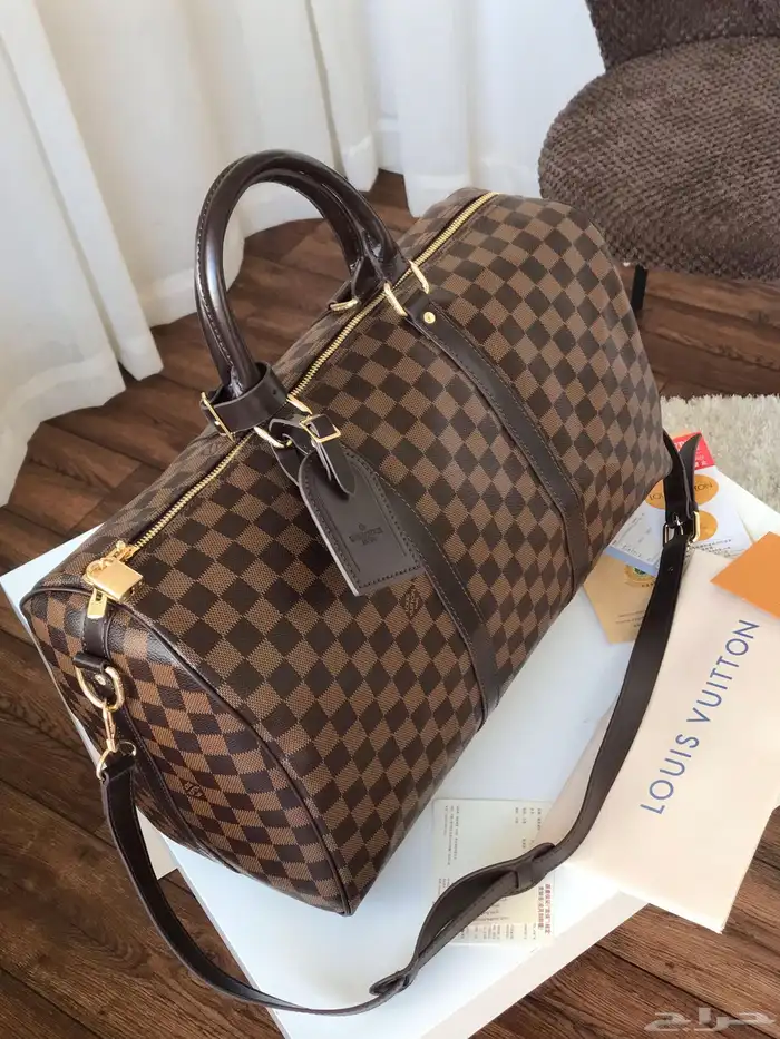 شنط للنادي والسفر الخفبف درجه اولى 14