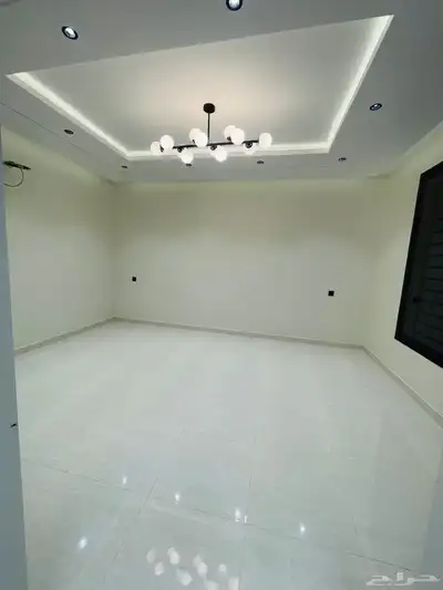 للبيع ادوار ارضي بحوش مدخل سيارة في احد رفيدة حي النزهة 3