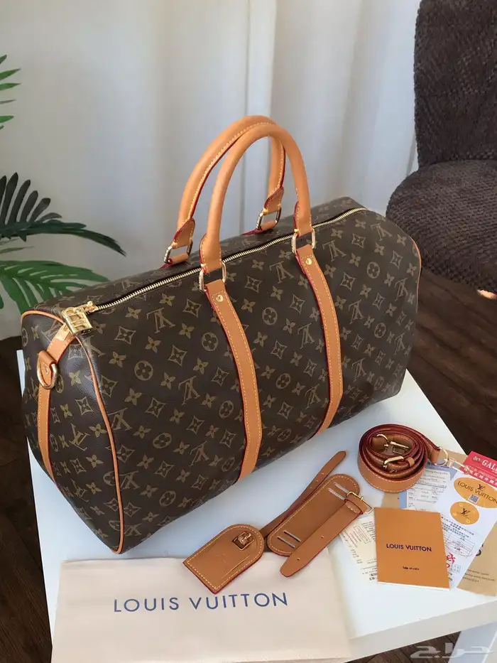 شنط للنادي والسفر الخفبف درجه اولى 24