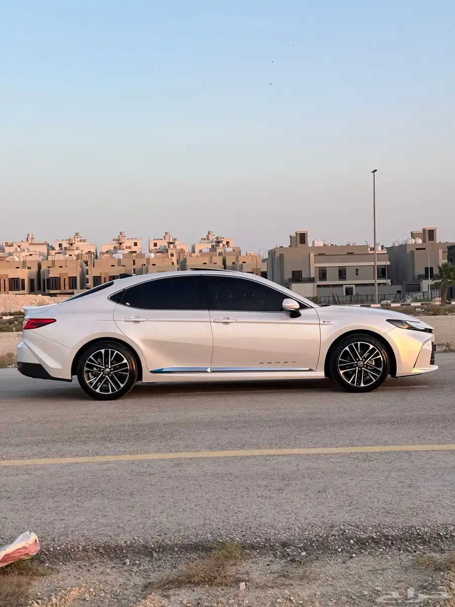 كامري 2025 le هايبرد 6