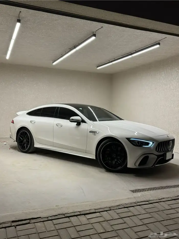 مرسيدس جي تي gt63s 4 door 1