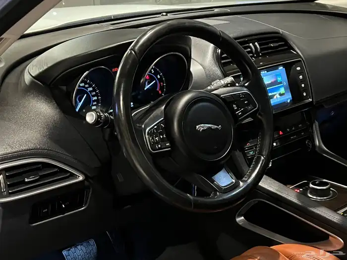 Jaguar f-pace 3.5t model 2017 for sale 7