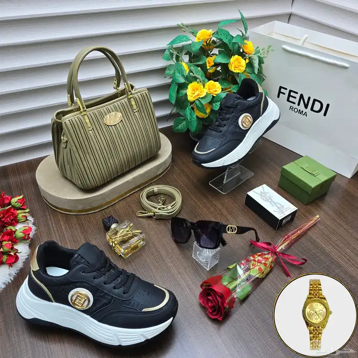 طقم فندي شنطه فندي مع شوز 4