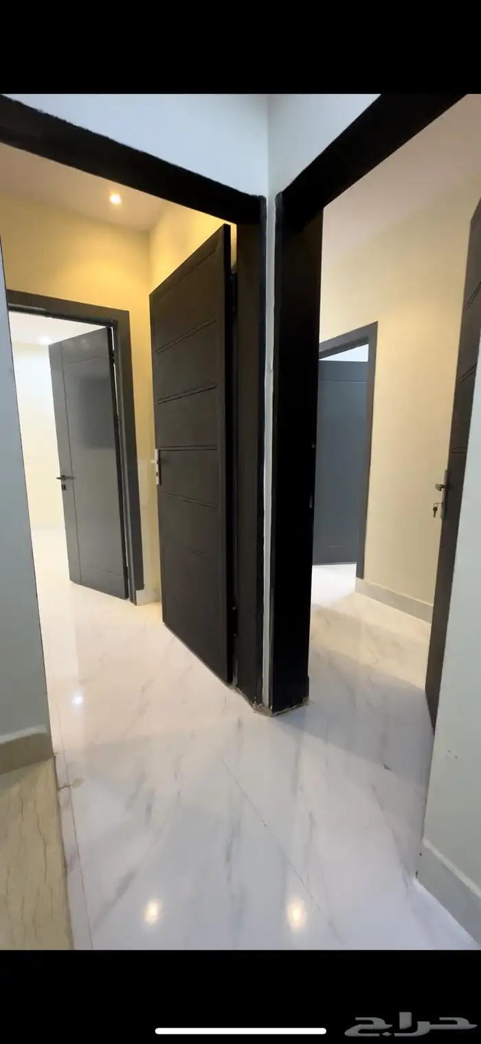 للايجار شقة عوايل بتصميم مودرن حي الرمال 9