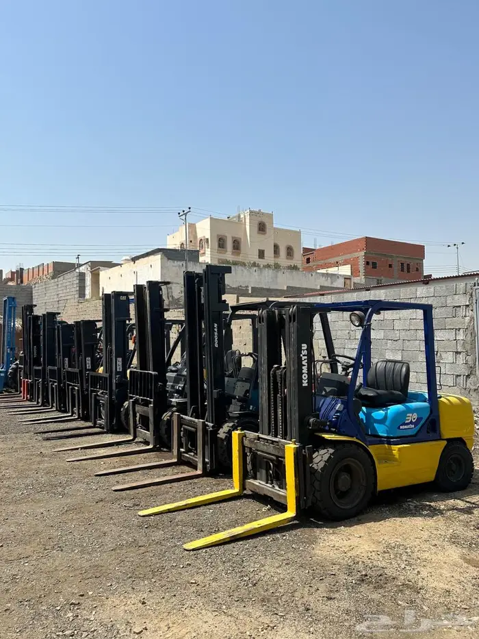 يوجد رافعات شوكية أجار وبيع 3 طن 2
