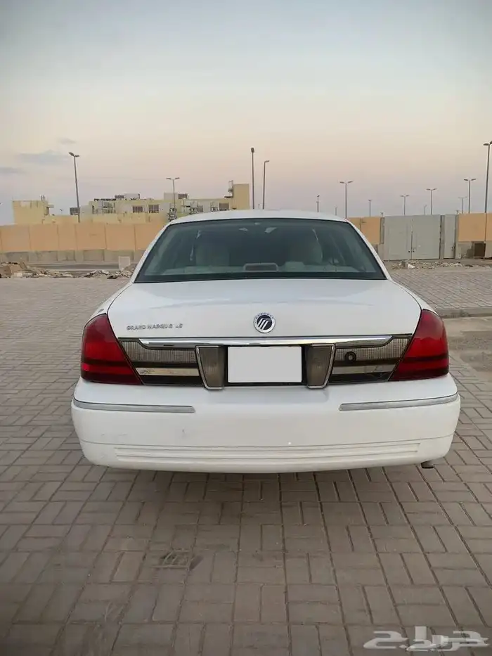 فورد جراند ماركيز 2006 LS هدروليك فل كامل للبيع بالخرج 8